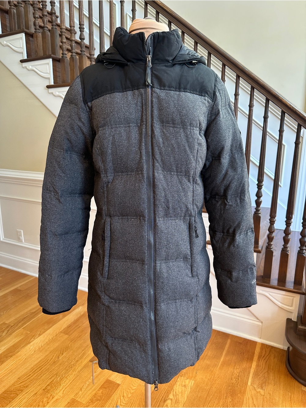 Eddie Bauer Women's Long Hooded Down Coat in Charcoal/Black-Size Medium/Tall